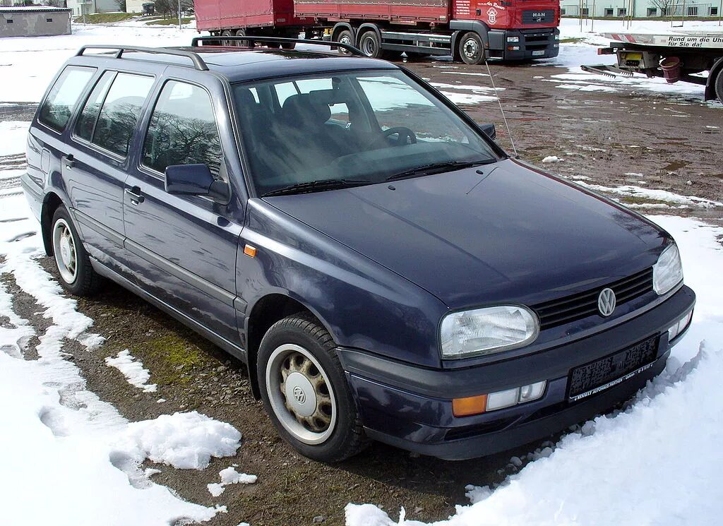 Купить гольф 3 тди. Фольксваген гольф 3 универсал. Volkswagen Golf 1995 универсал. Фольксваген гольф универсал 1996. Volkswagen Golf 3 variant универсал.