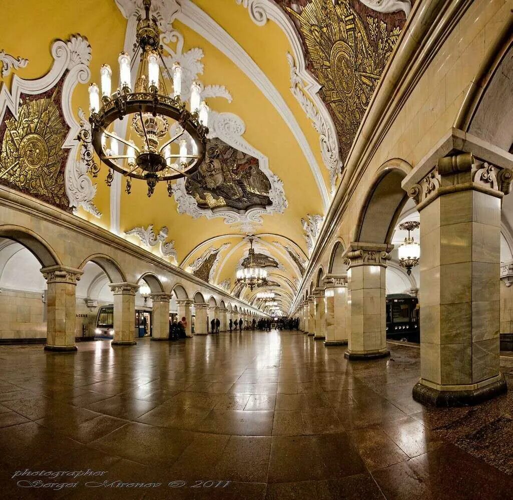 Станции Московского метрополитена. Метро Комсомольская Москва. Moscow Metro станции. Метро Комсомольская Кольцевая.