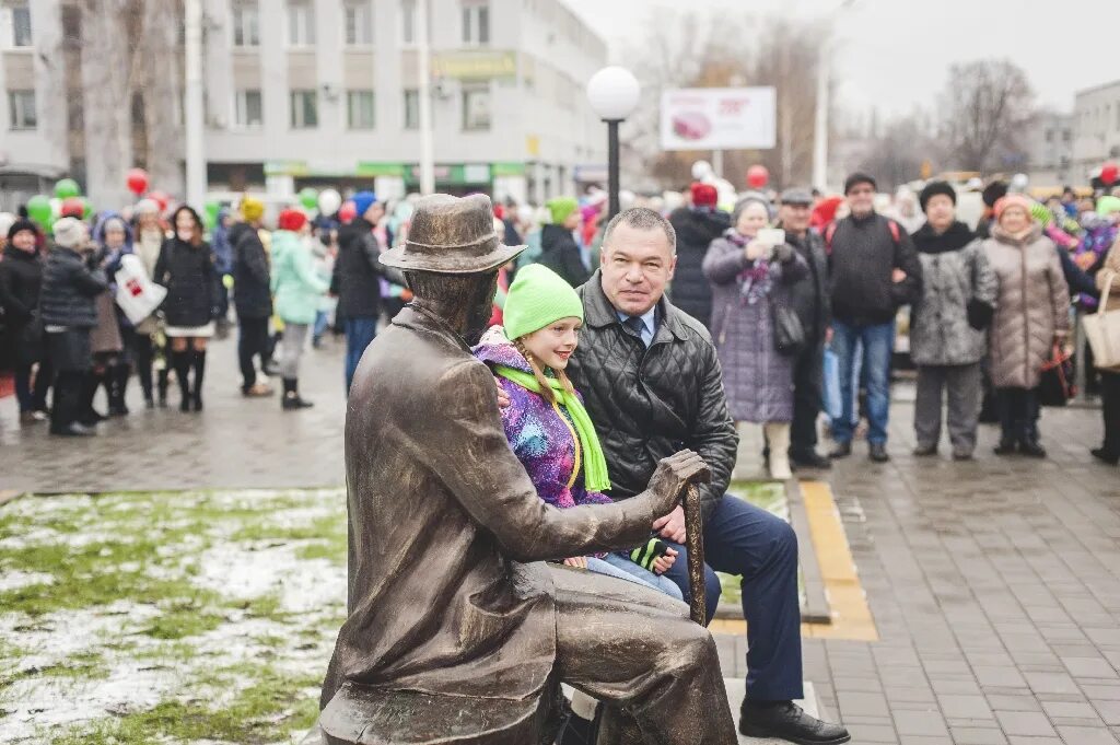 Погода в мичуринске 2. Мичуринск Привокзальная площадь. Вокзальная площадь Мичуринск. Привокзальная площадь г. Мичуринск. Население Мичуринска Тамбовской.