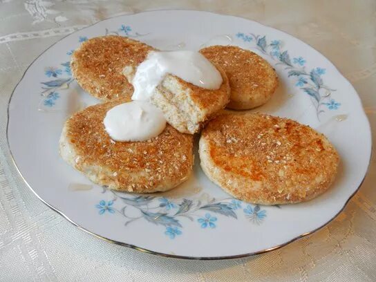 Сырники из ржаной муки. Сырники из цельнозерновой муки. Сырники на цельнозерновой муке. Сырники из цельнозерновой муки. Сырники из цельнозерновой муки.