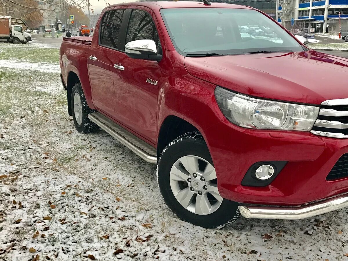 Хайлюкс купить бу россия. Toyota Hilux. Тойота Хайлюкс красная. Toyota Hilux VIII. Toyota Hilux пикап красный.