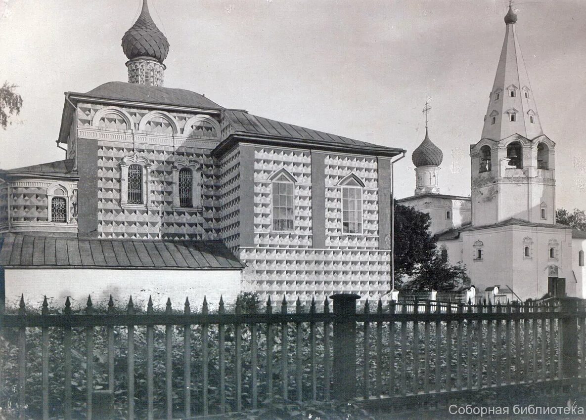 Сайт макарьевская библиотека. Макарьево-Унженский монастырь Костромская. Макариево Унженский монастырь. Никольская Церковь 1908 году во Владимирской области. Макариев Унженский монастырь колокольня.