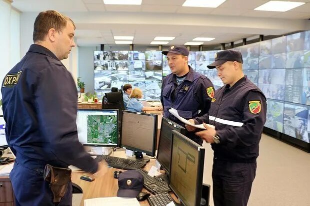 Охранник казань. Тролит охранников казань. Охранное агентство барс. Охранник в астрахани свежие. Охранник в казани свежие вакансии казань.