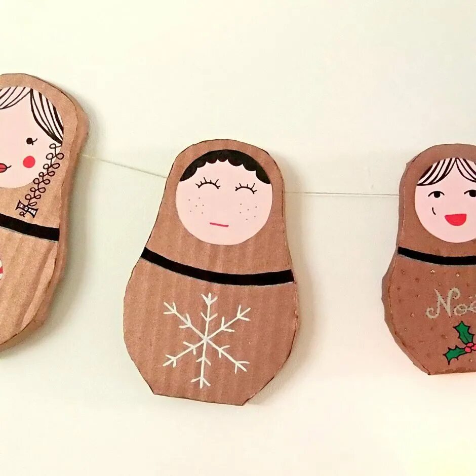 Матрешка оригами из бумаги. Матрешка из картона. матрешка на картоне. украсить матрешку из картона. поделка матрешка из бумаги.