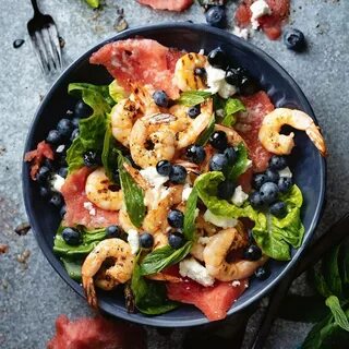 Морской коктейль с овощами
