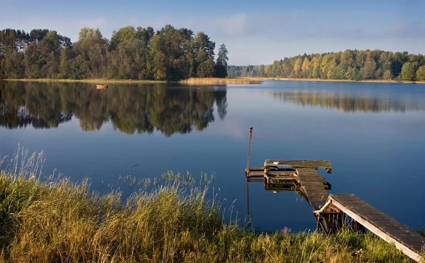Пляж на селигере осташков. Голубое озеро селигер. Каскадные горы орегон. Штат орегон природа. Вершина селигера загородный отель.