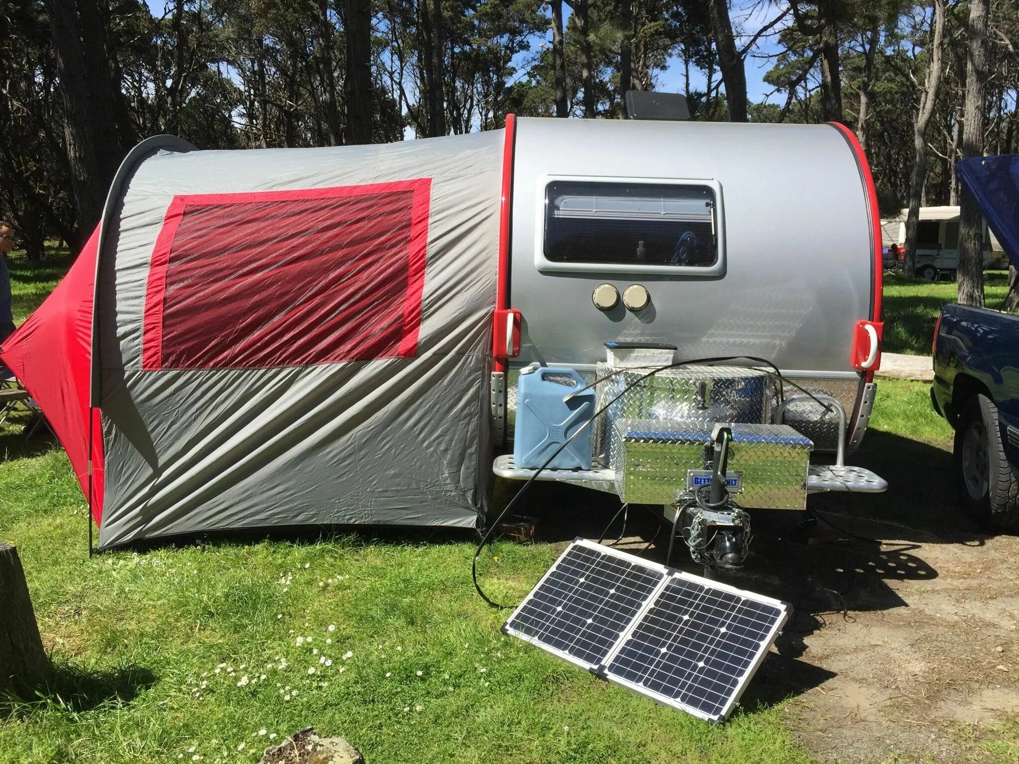 Camping-Tent-Solar. Буханка Кемп Солнечная панель. Палатка с солнечными панелями.