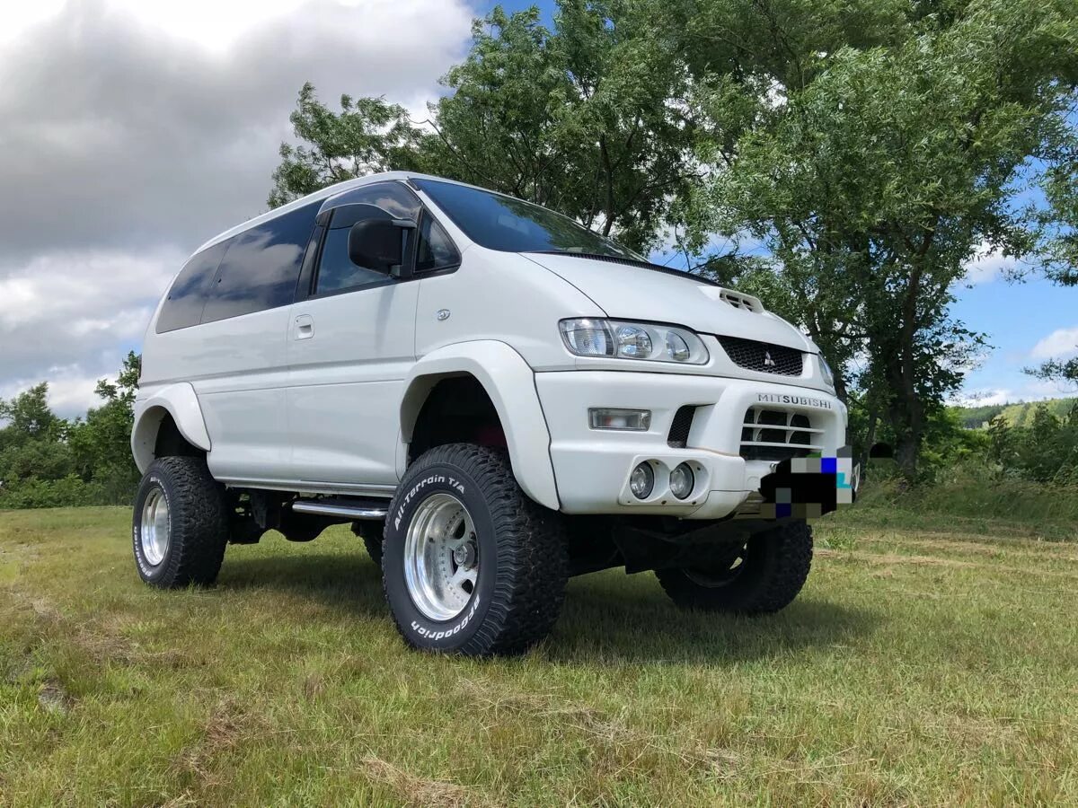 Mitsubishi Delica Space Gear. Делика Спейс Гир. Mitsubishi Delica pe8w. Митсубиси Делика 2010.