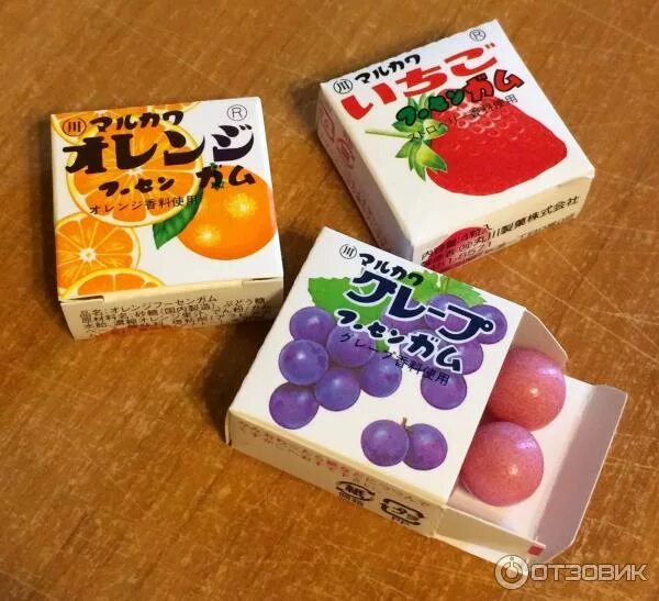 Мятная жевательная резинка в коробке. Жвачка ментос куб. Жвачка в коробочке. Жевательные конфеты bubble bobble. Жвачка в коробке.