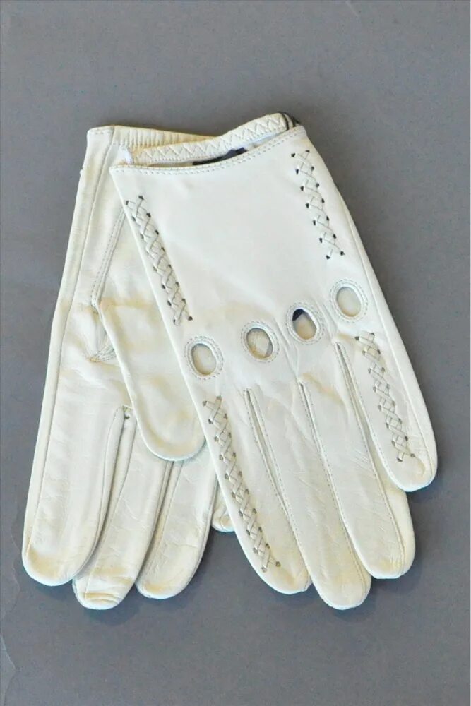 Лайковые перчатки купить. Белые кожаные перчатки женские. Белые кожаные перчатки мужские. Лайковые перчатки женские. Лайковые перчатки женские белые.