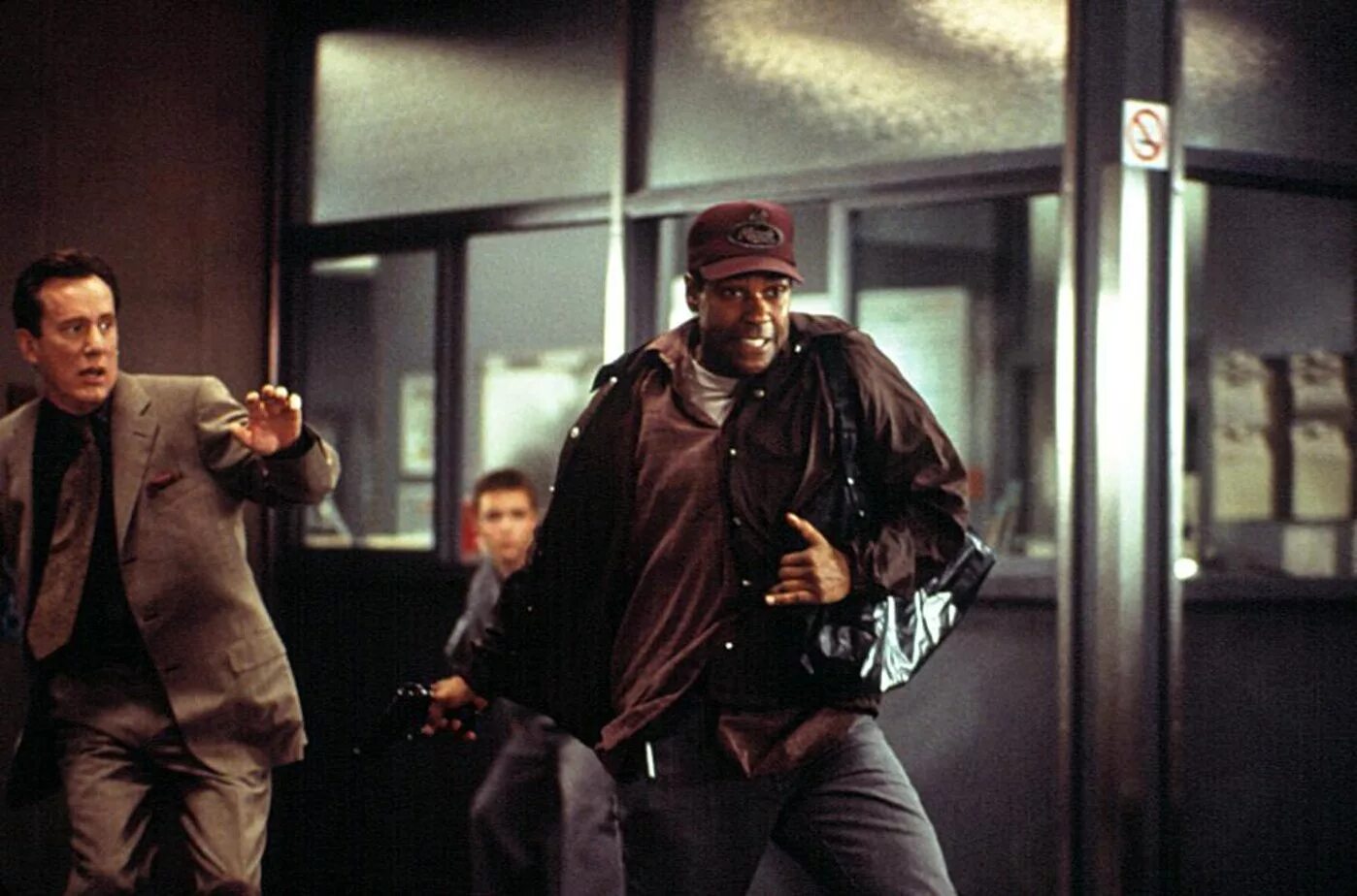 John q. Джон кью. Кью фильм. Дензел вашингтон заложник. Джон кью (2002).