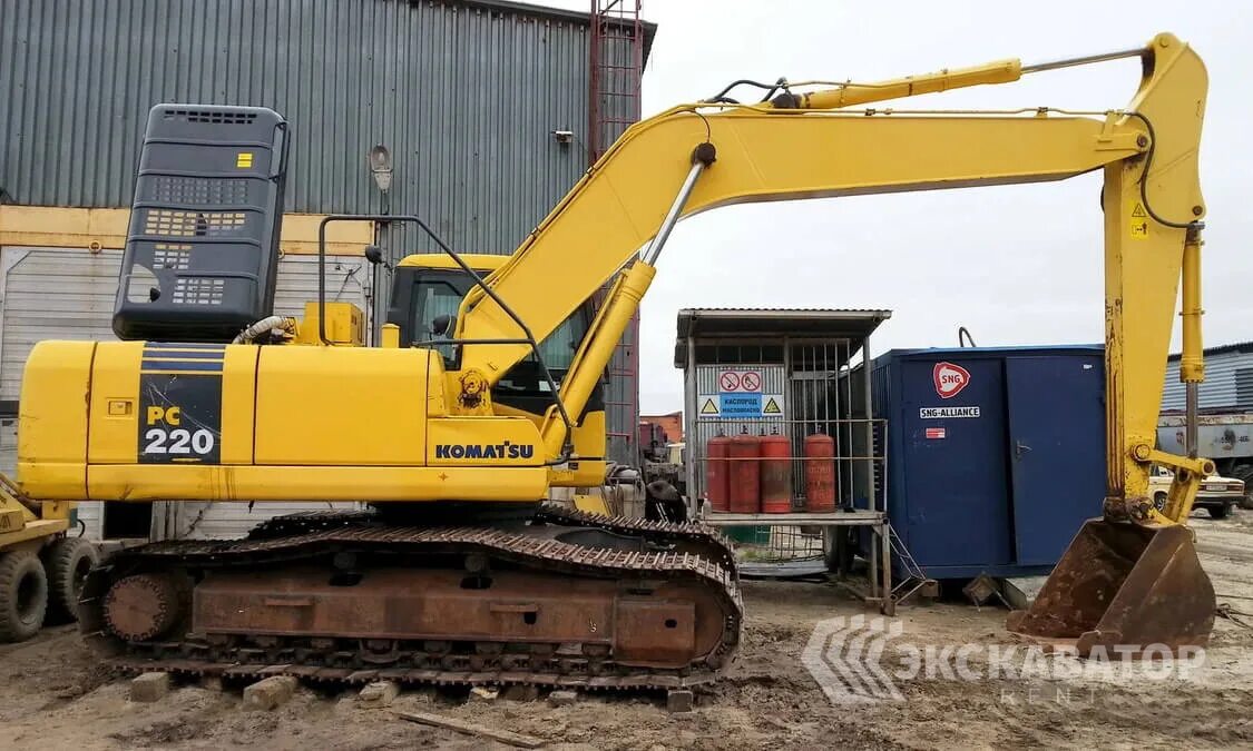 Экскаватор komatsu 220. Экскаватор komatsu pc220. Экскаватор komatsu pc220. Экскаватор komatsu 220-8. Экскаватор komatsu pc220.