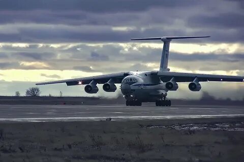 Участвуют самолеты