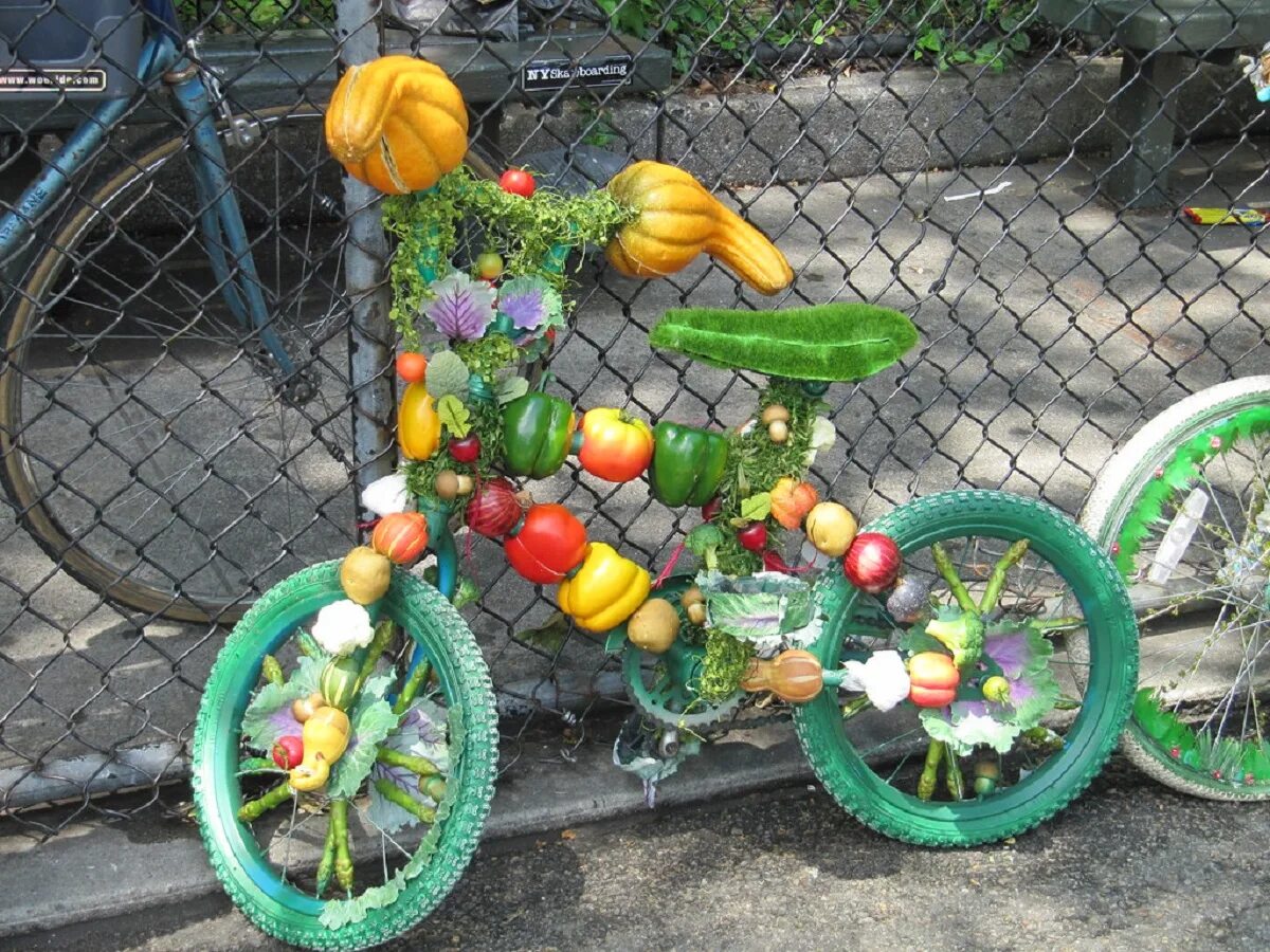 Поделка мой друг велосипед. Украсить велосипед. Велосипед для украшения сада. Украсить детский велосипед. Украшения для велосипеда.
