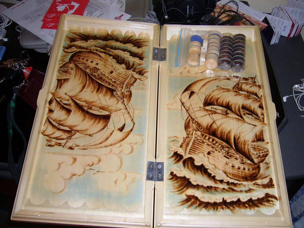 Нарды-шашки медведь 50х50. Доска для нард. Рисунки на нарды. Эскизы нард для резьбы по дереву. Рисунки на нарды.