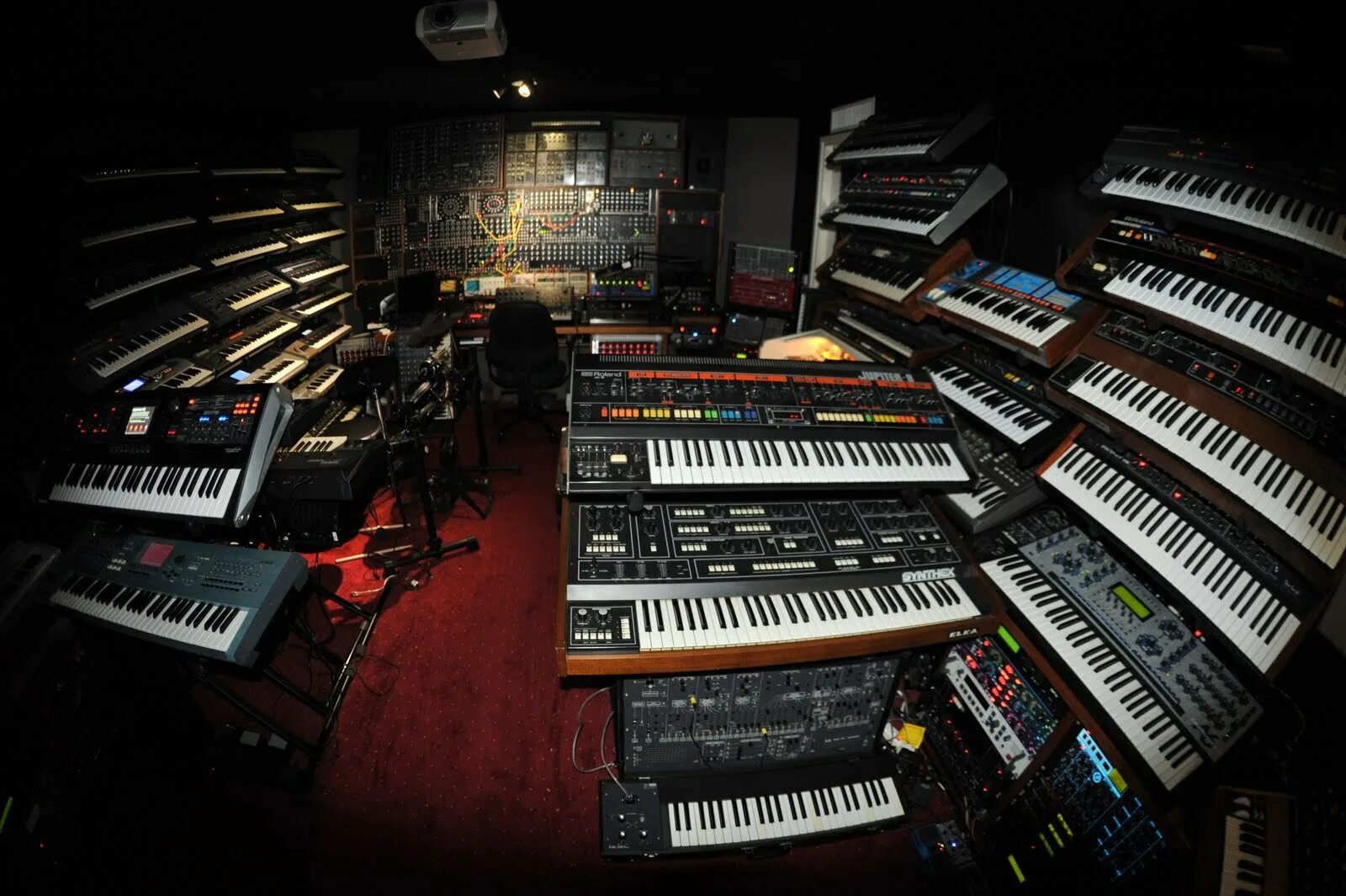 Synth palace