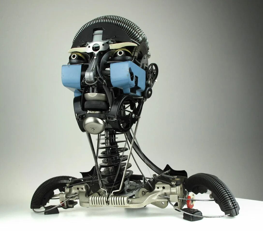 Делаем уникальные. Скульптура из печатной машины. Робот из автозапчастей PNG. Corbett Robotics. Бывают огромные роботы чтобы они писали машинки.