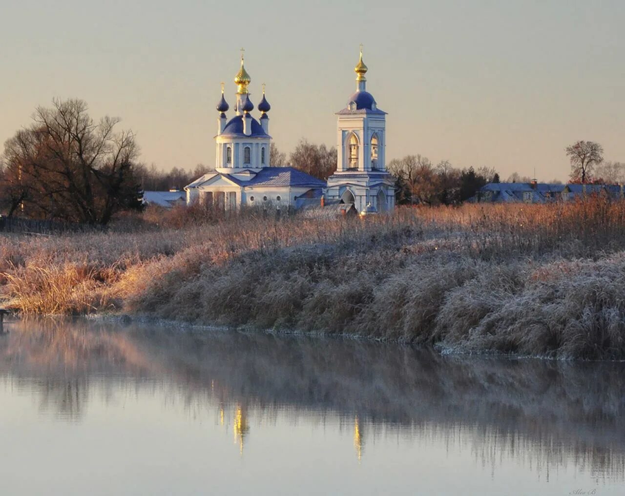 Церкви России поздняя осень. Храм поздняя осень. Церковь весной. Храмы России весной.