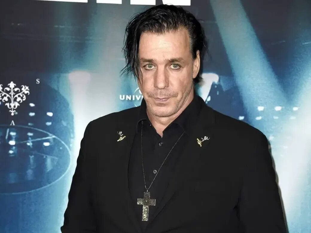 Солист группы rammstein. Линдеманн солист группы рамштайн. Тилль линдеманн. Rammstein тилль линдеманн. Линдеманн солист группы рамштайн.