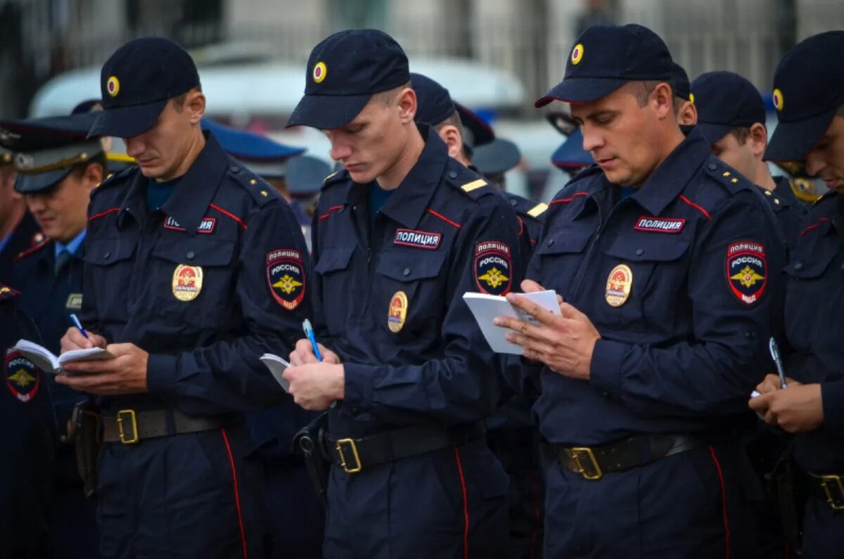 Мвд и т д. Полиция МВД РФ. Сотрудник полиции. Сотрудники ОВД. Сотрудники органов внутренних дел.