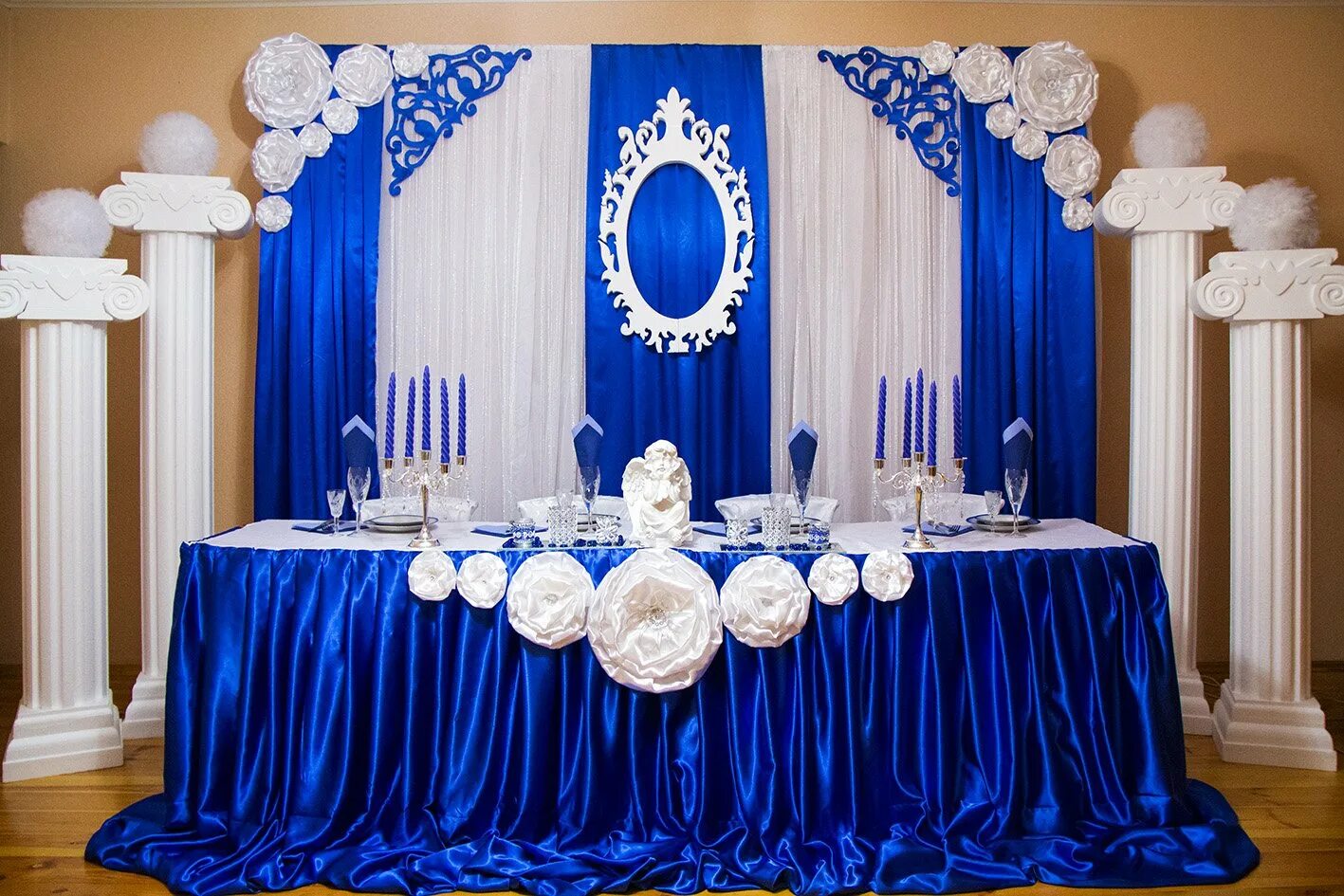 Украшение свадебного зала. Украшение зала на свадьбу в голубом цвете. Украшение свадебного зала в синем цвете. Украшение зала на свадьбу в синем цвете.