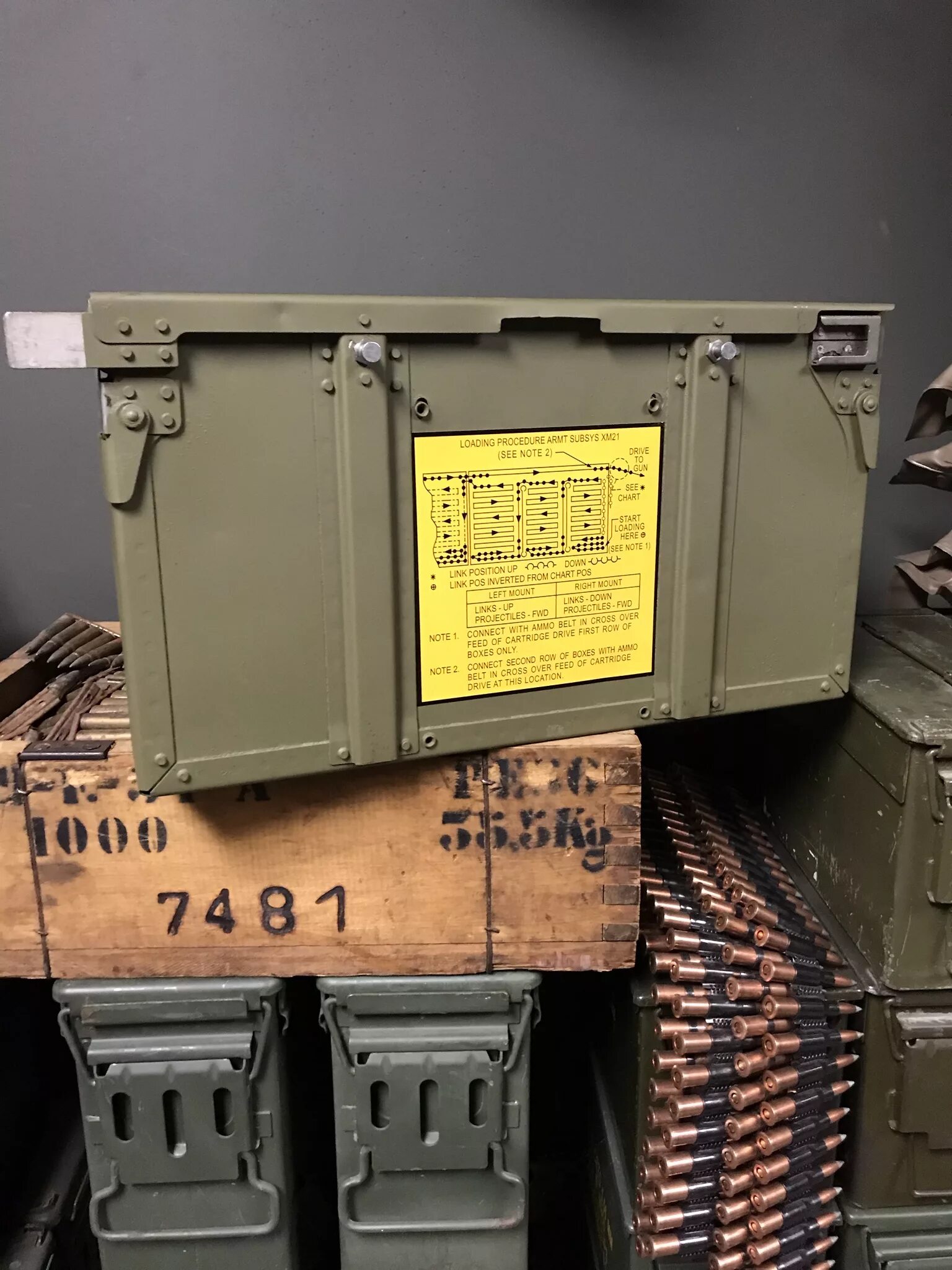 Loading 21. ARMOMENT xm21 m60d. Xm21. XM-21 / 23 Ammo can. Ammo Boxes c207 1941 год.