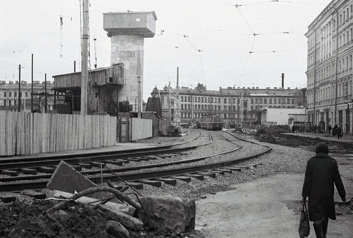 Сенная площадь санкт-петербург 90-е. Сенная площадь реконструкция. Сенная площадь нижний новгород. Сенная площадь санкт-петербург 90-е. Сенная площадь ленинград.