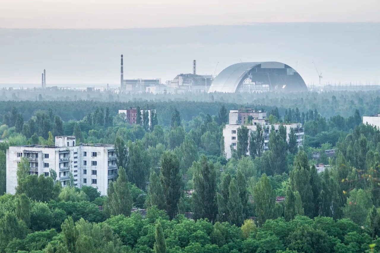 Город Чернобыль сейчас. Припять АЭС сейчас. Чернобыль город Припять сейчас. Чернобыль сейчас 2021 природа.