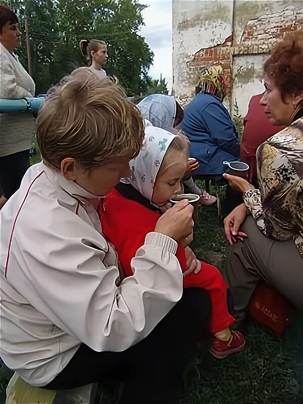 Погода село суха. Церковь в Сухом Карабулаке Саратовской области. Церковь "сухой Яр 1982". Детский сад сухой Карабулак. Сухой Карабулак школа.