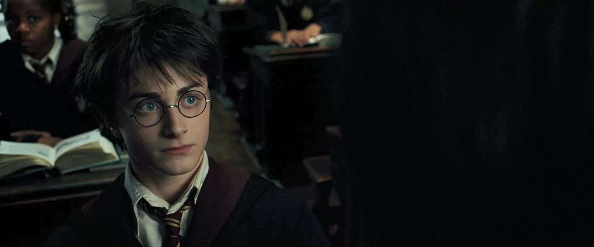 гарри поттер и принц полукровка книга. гарри поттер и принц-полукровка фильм 2009. гарри поттер и узник азкабана кадры. дэниел рэдклифф гарри поттер. золотое трио узник азкабана.