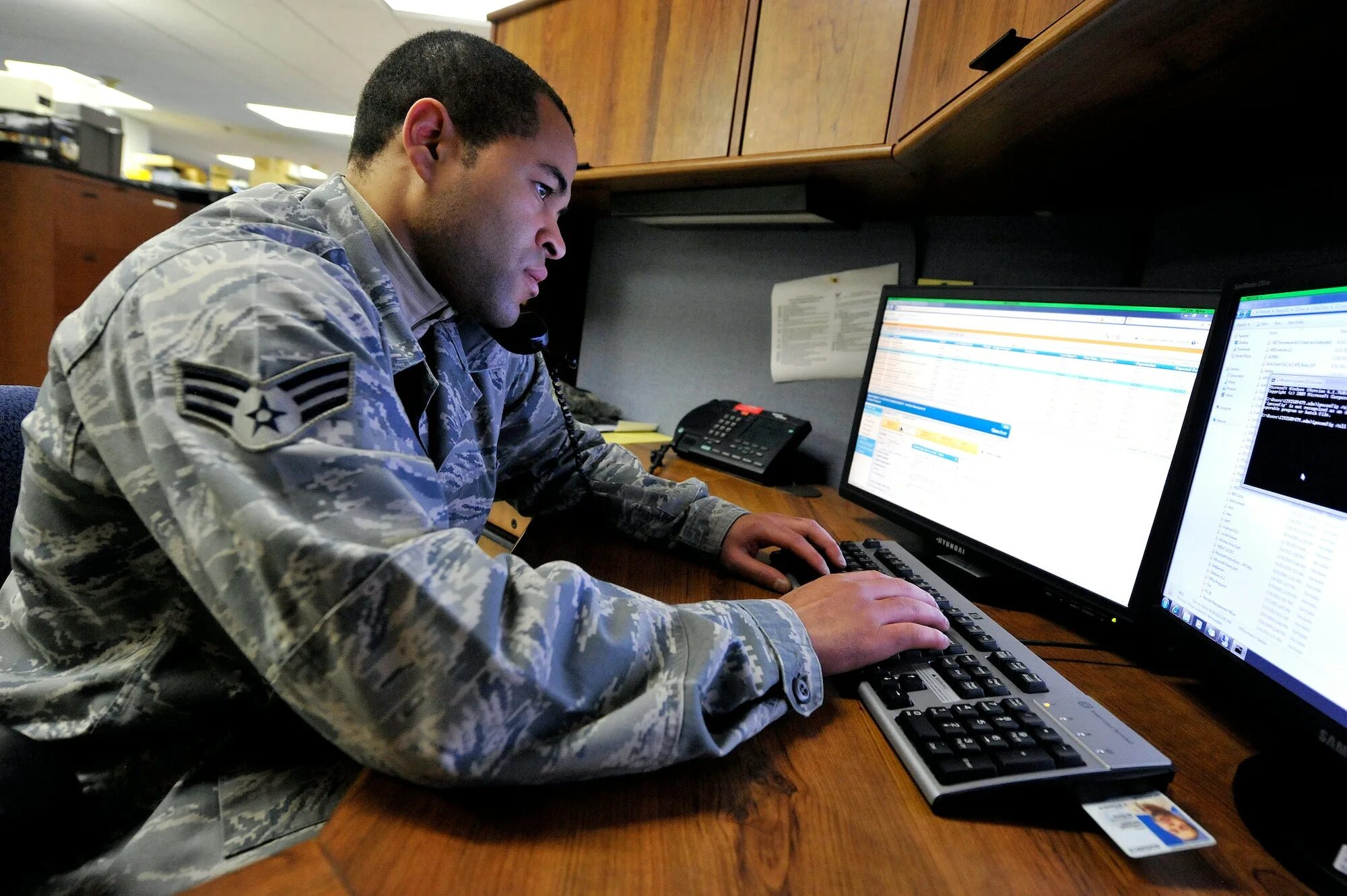 Computer related. Армия взломщиков. cyber use in military. computer - related operations. менеджер траблшутер картинки.