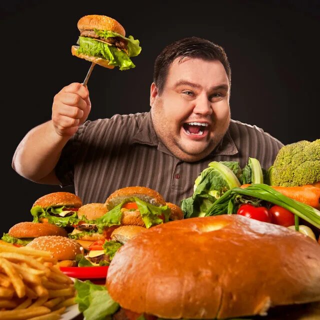 толстушка с едой. человек с едой. толстый человек с едой. неправильное питание. поедание пищи.