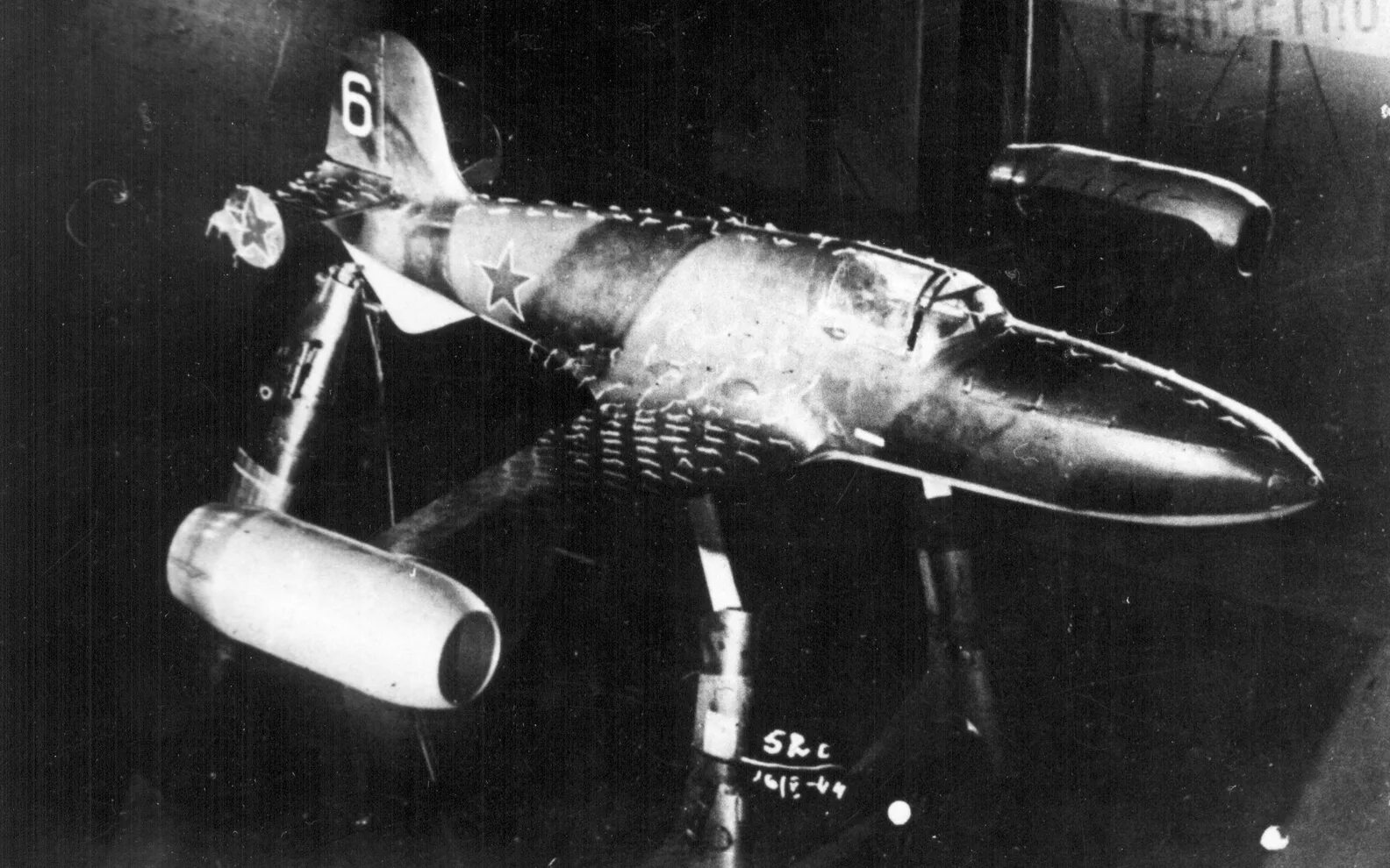 Bi first. Би 6 с ПВРД. Первый Советский реактивный самолёт би-1.. Реактивный истребитель ЦАГИ. Би-1 самолет Бахчиванджи.