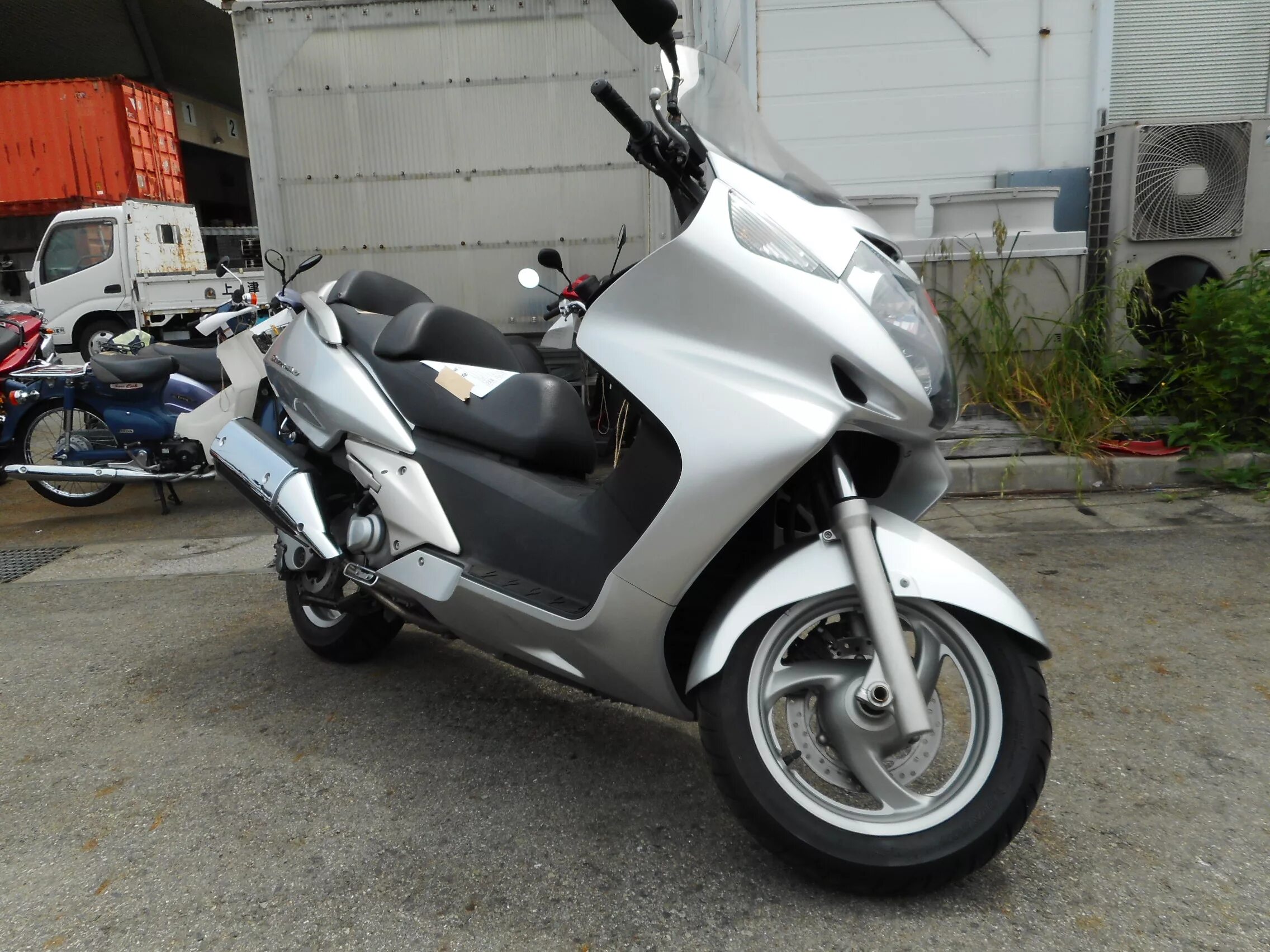 Honda silver wing. Хонда сильвер винг 600. Honda silverwing 600 2020. Honda silver 600. Хонда сильвер винг 600.