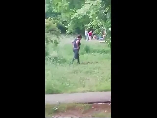 Приспичило. Ребёнку приспичило на улице. женщине приспичило на улице. мальчику приспичило в туалет.