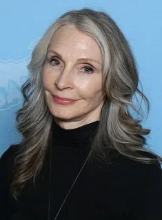 File:Gates McFadden Photo Op GalaxyCon Louisville 2019.jpg - Wikipedia Repu...