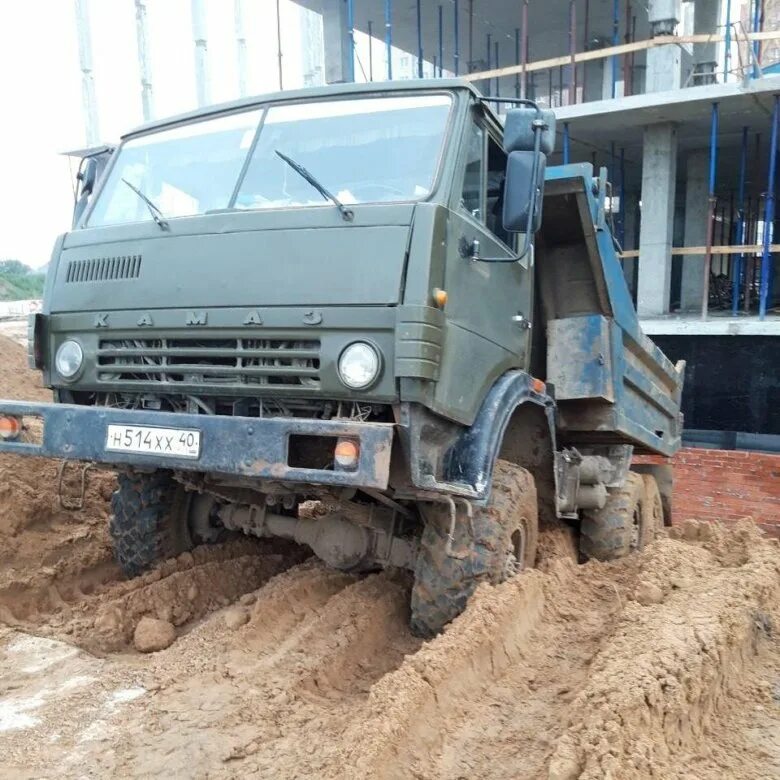 Самосвал вахта. Самосвал камаз 65222 6х6. Камаз 6515. Работа водителем самосвала камаз вездехода. Камаз 65220.