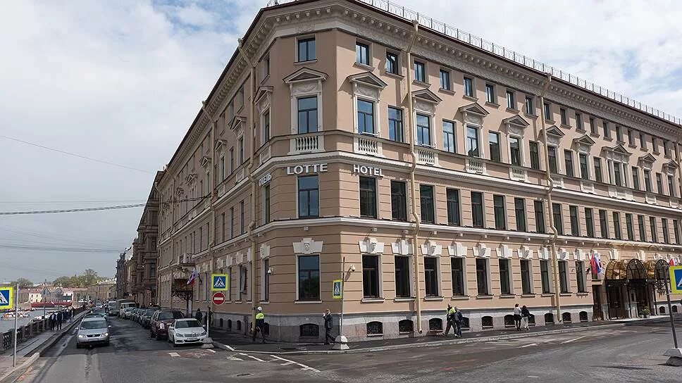 Улица смольного 6. Отель Лотте СПБ. Лотте отель Санкт-Петербург. Отель Лотте СПБ фото.