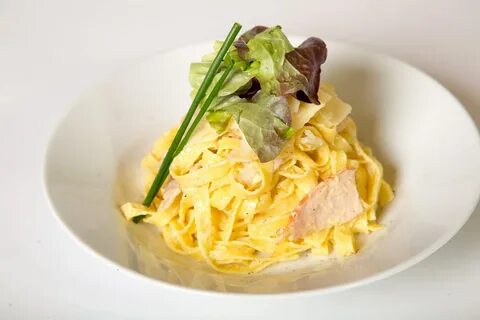 Карбонара с беконом и сыром яйцом