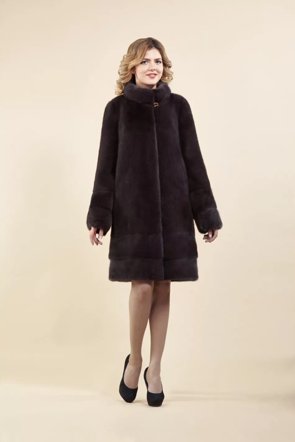 Фабрика фурс каталог. Soulis furs шуба. Мирель меховая фабрика. Фабрика фурс каталог. Favorites fur норковые шубы length z1327.