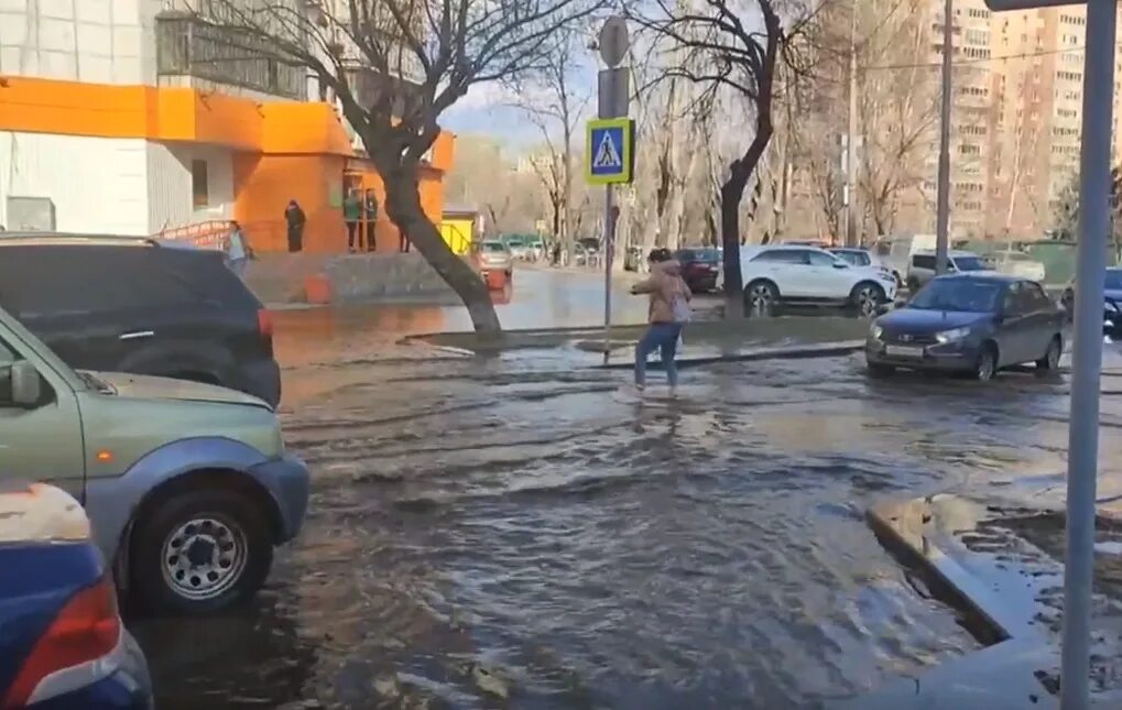 Потоп в тюмени. Тюмень потоп. Затопило. Ливень в Москве. Потоп фото.