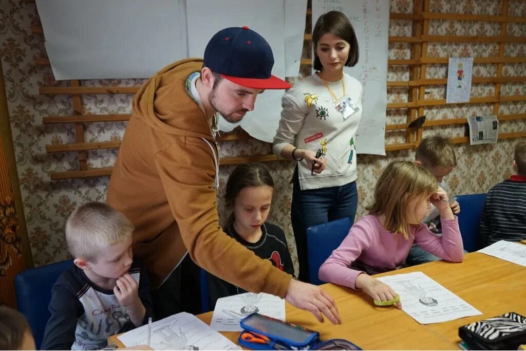Алые паруса лагерь ленобласть. Лен обл каникулы. Ребенок лето умный лагерь. Лен обл каникулы. Лагеря в ленинградской области на лето 2022.