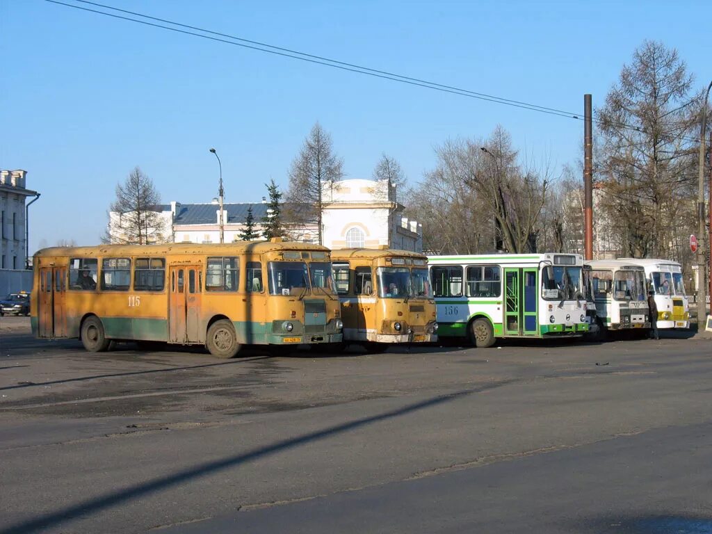 Рыбинский автобус. ЛИАЗ 677 Ярославль. Рыбинск автобус ЛИАЗ 677. ЛИАЗ Рыбинск. ЛИАЗ 677 2000.