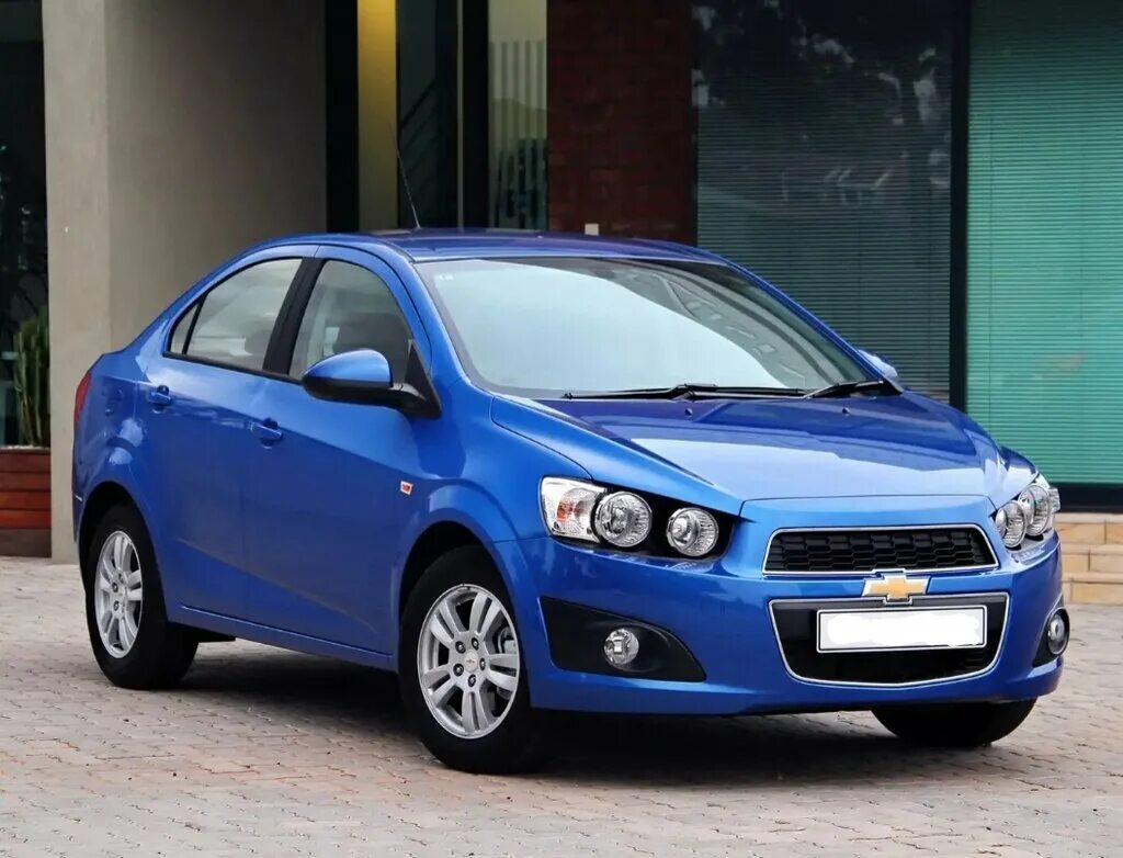 опель корса 4 поколение. шевроле спарк 300. Tata hatchback tiago. Hyundai i10 1. 2 automatic.