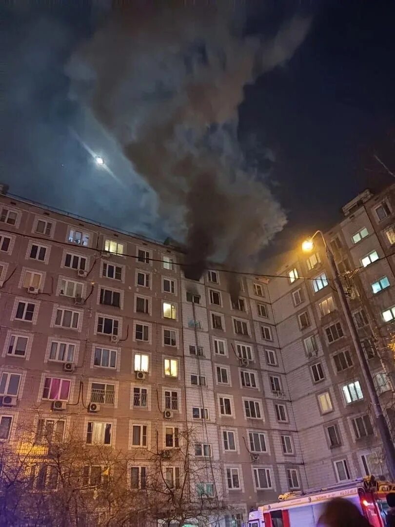Пожар в Ясенево. Пожар в квартире. 9 Этажный дом. Пятиэтажки в России.