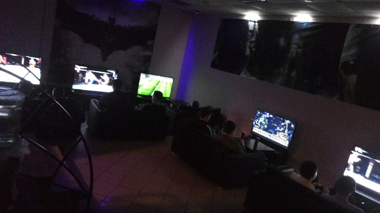 кафе зефир кемерово. ночной клуб zefir кемерово. клубы осинники. осинники наследник. лазертаг в осинниках.