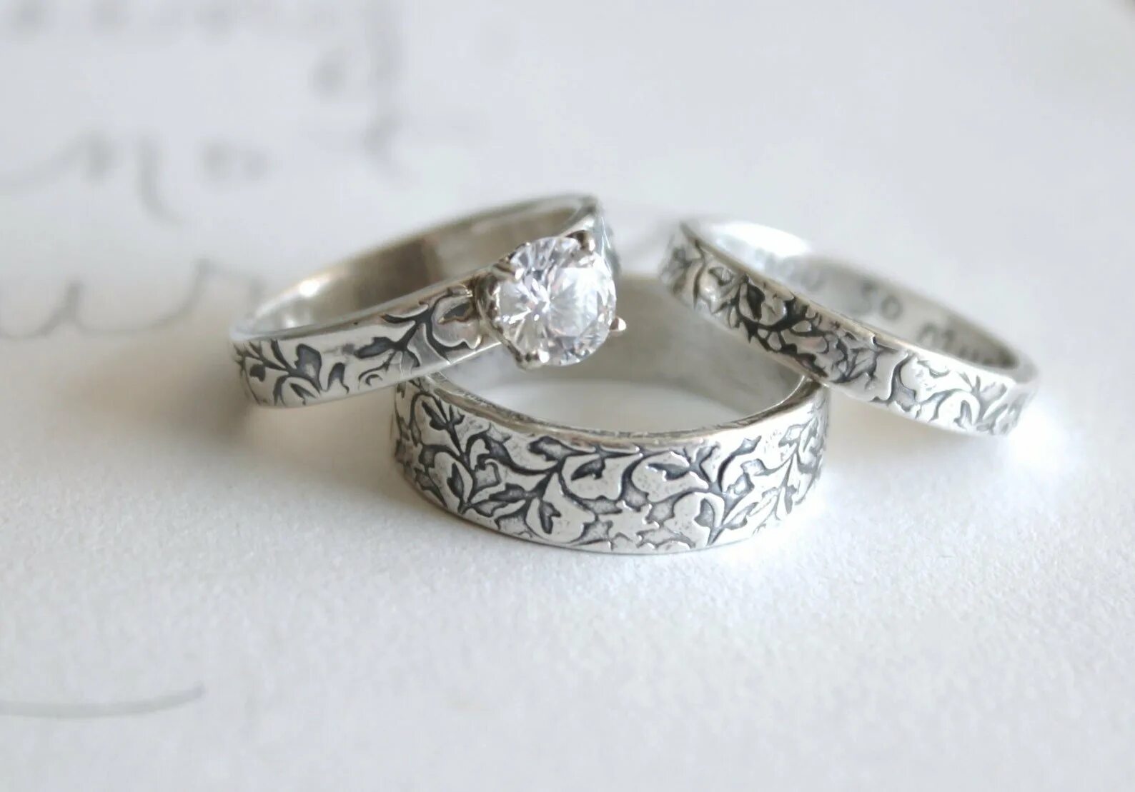 Обручальные кольца серебро. Обручальные кольца серебро необычные. Эксклюзивные обручальные кольца серебро. Парные кольца серебро.