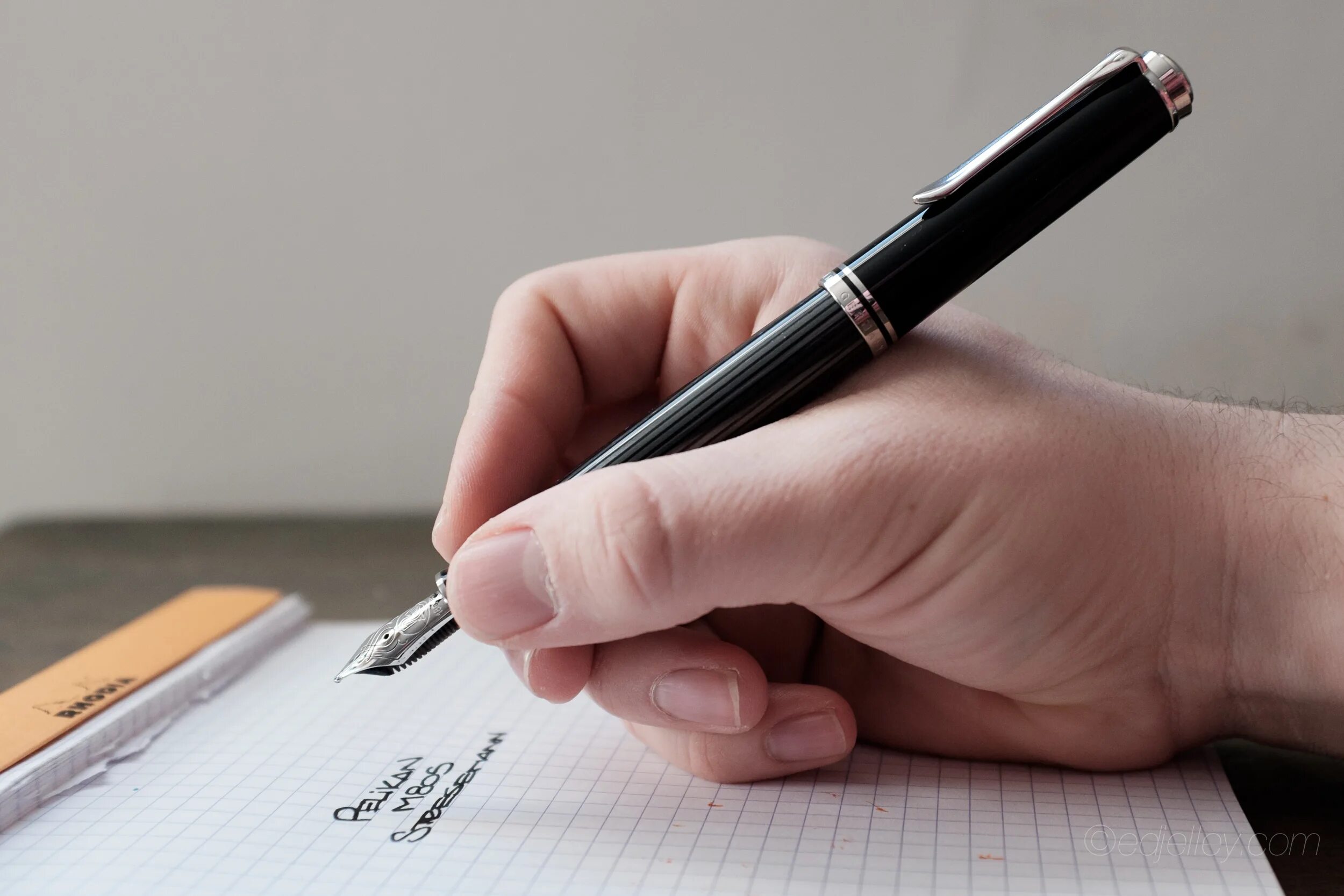 Magic write ручка. Writing Pen заказать. Pen is writing ong. Written with a pen