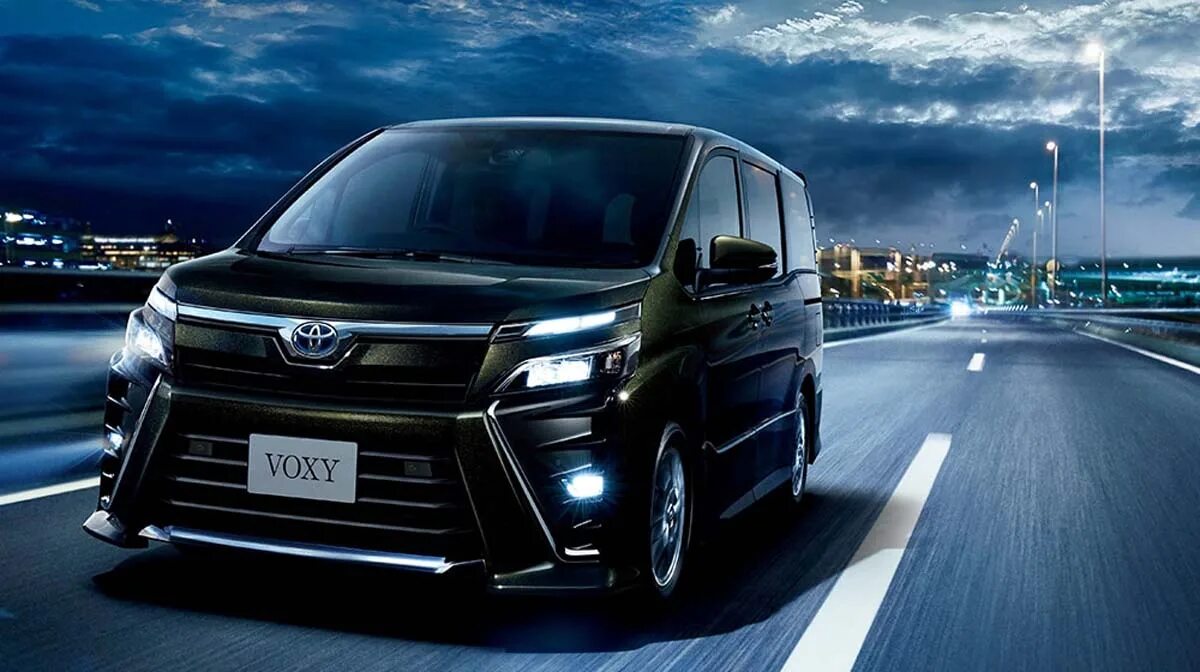 Voxy гибрид. Toyota Voxy Hybrid. Тойота Вокси 2017 гибрид. Тойота Вокси 2021. Toyota Voxy 2016.