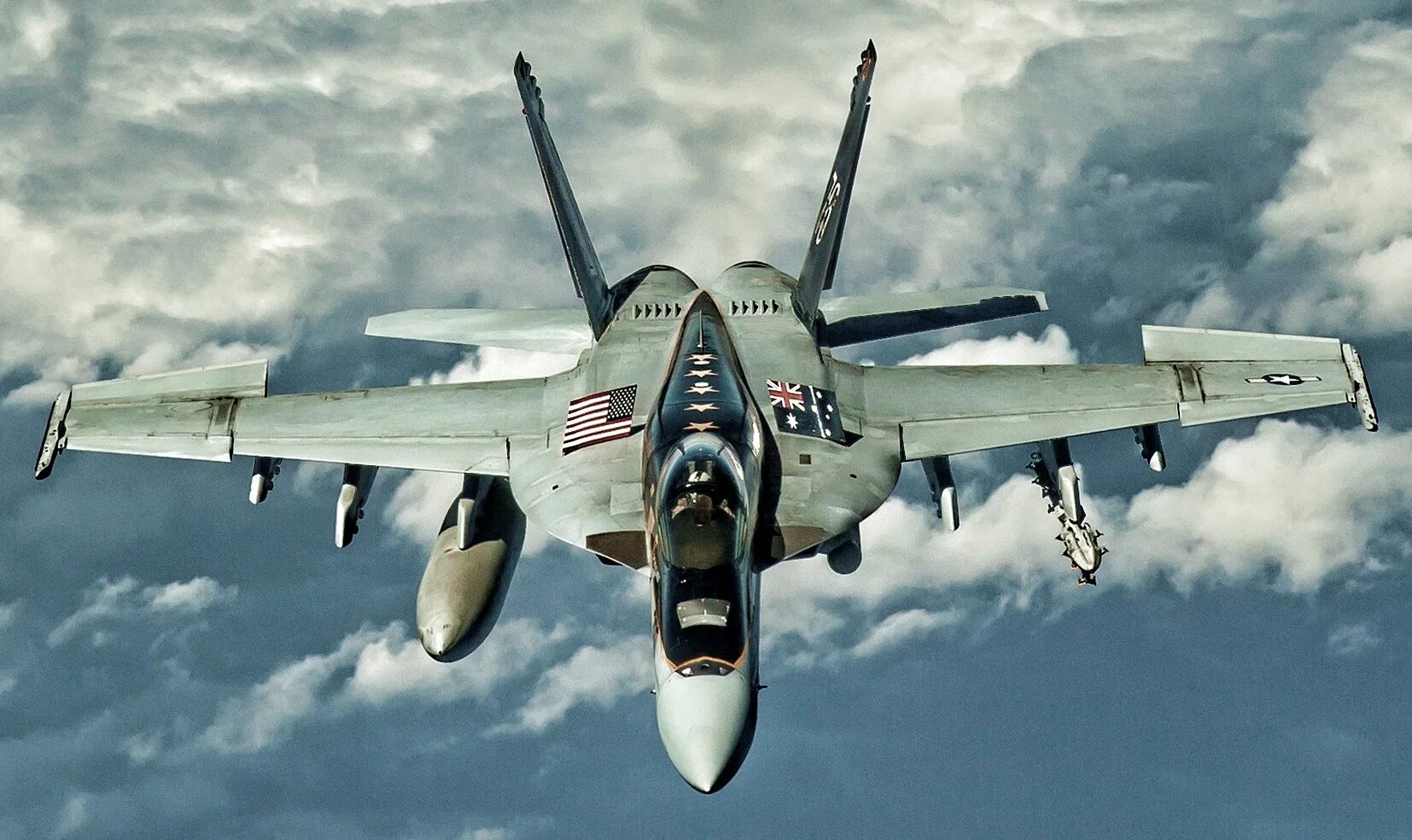 8 f 18 11 f. Ф-18 супер Хорнет. F/A-18 «Хорнет». Самолёт f 18 super Hornet. F/A-18 Block III super Hornet.